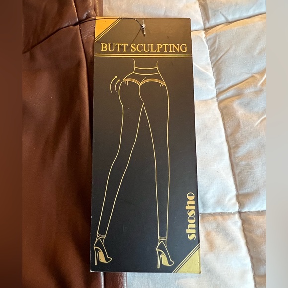 NWT ShoSho Brown faux leather, butt shaping leggings/pants. Women’s size Medium. - Picture 6 of 8